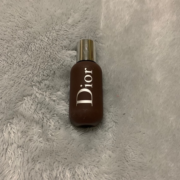 Dior Backstage Foundation - Picture 2 of 3